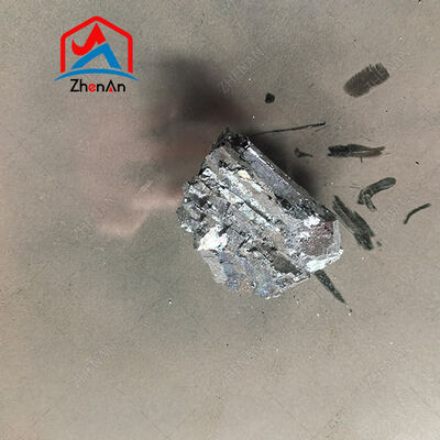 Fe Vanadium 70 Grade Briquette Dark Silver Used In Automotive Gear Steel And Shaft Manufacturing